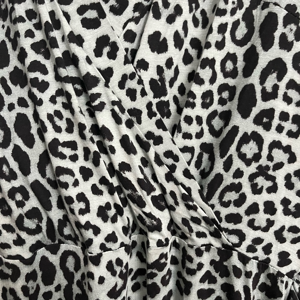 Asos Design Curve Midi Wrap Dress In Grey Leopard… - image 6